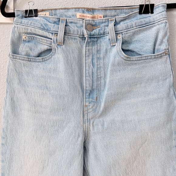 70s throwback High-Rise Slim Straight Light Wash Distressed Women's Jeans - Picture 2 of 15